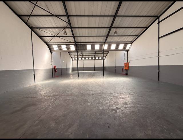660M² WAREHOUSE TO LET IN PAROW INDUSTRIAL